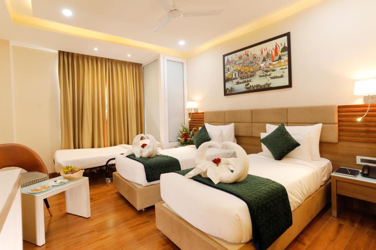 Hotel Dolphin Grand Varanasi Exterior foto